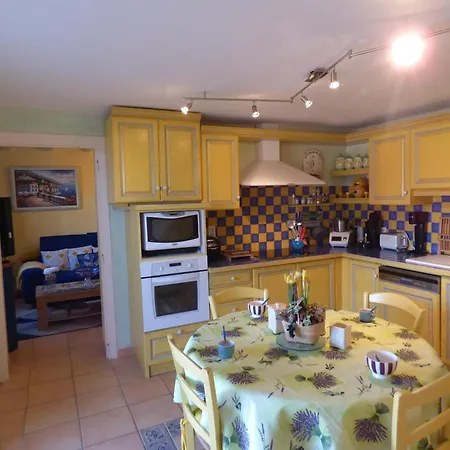 Vila Maison T4 Climatisee, Meublee De Tourisme 2*,6 Couchages, St Pierre La